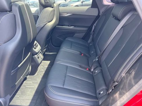 Certified 2025 Cadillac Optiq Sport 2 w/ LPO, Floor Liner Package AWD/4WD image 22