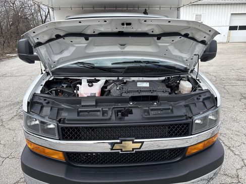 Used 2023 Chevrolet Express 3500 w/ Power Convenience Package image 15