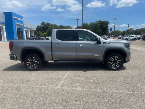 Used 2023 GMC Sierra 1500 AT4 w/ AT4 Premium Package AWD/4WD image 7