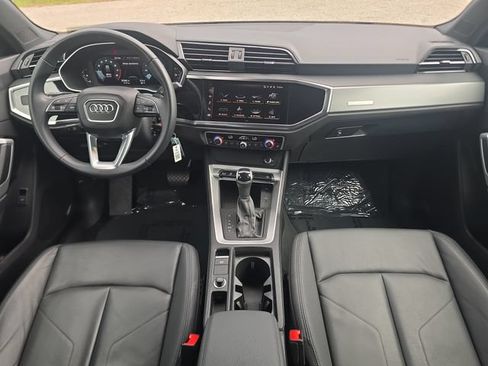 Used 2025 Audi Q3 2.0T Premium AWD/4WD image 9