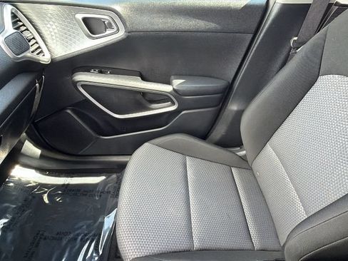 Used 2024 Kia Soul LX w/ Option Group 015 FWD image 12