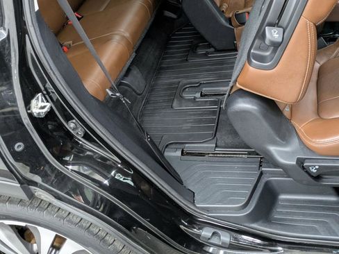Used 2020 Subaru Ascent Touring AWD/4WD image 36