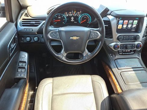 Used 2019 Chevrolet Suburban Premier AWD/4WD image 11