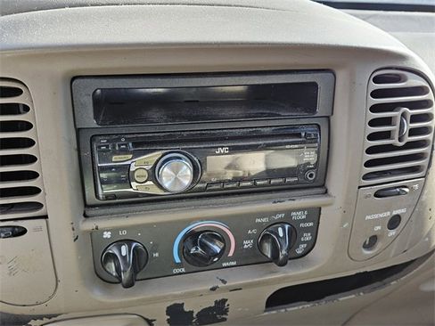 Used 2002 Ford F150 XLT image 8