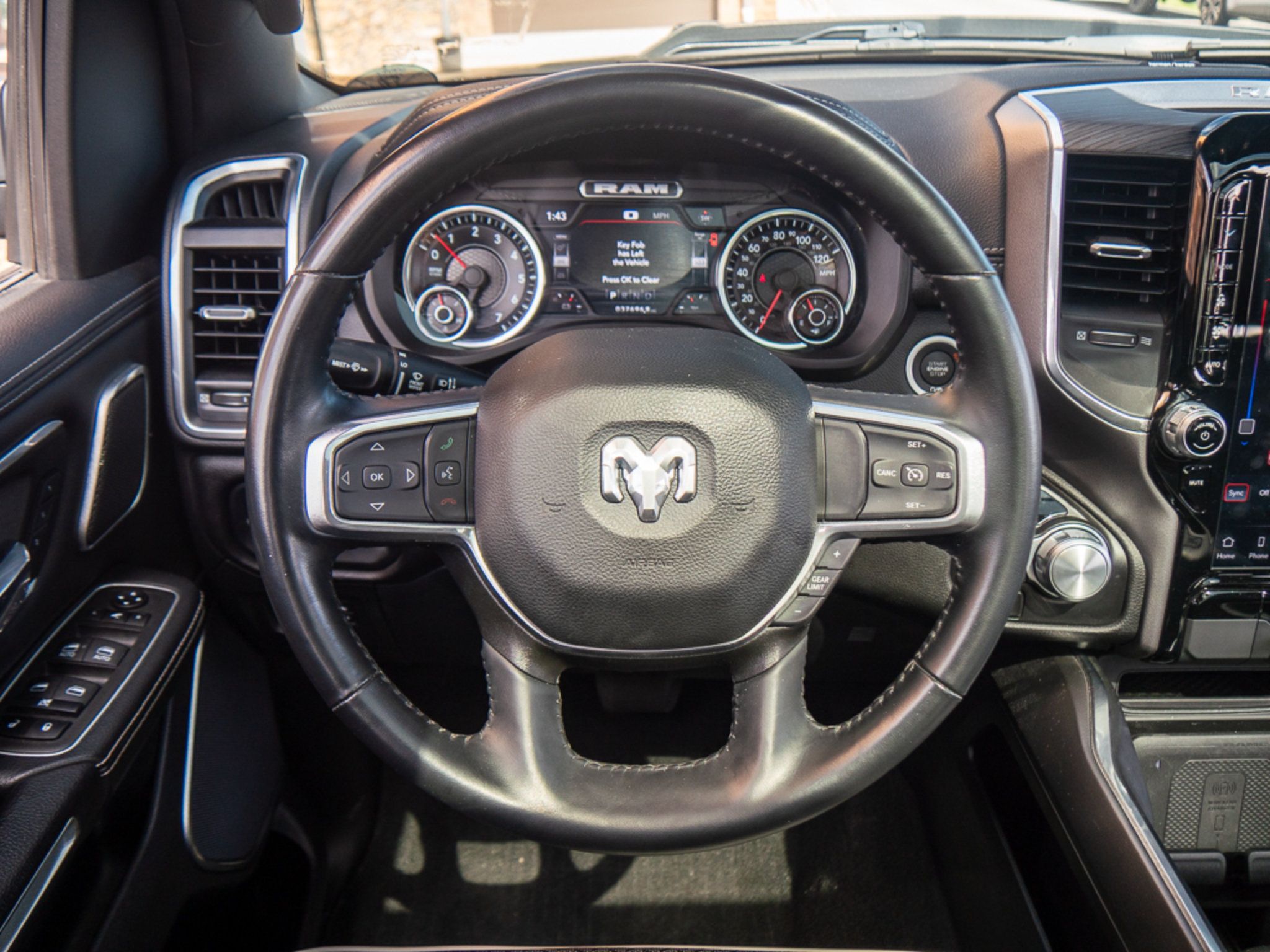 Used 2023 RAM 1500 Laramie AWD/4WD image 22