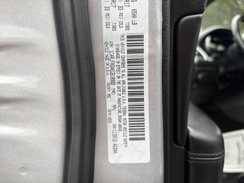 Used 2019 Jeep Grand Cherokee Laredo AWD/4WD image 25