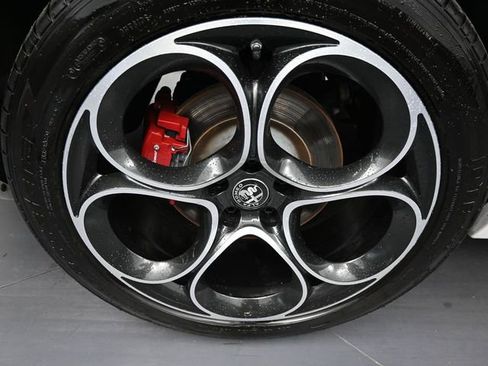 Used 2022 Alfa Romeo Stelvio Veloce image 43