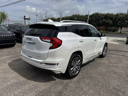 Used 2022 GMC Terrain Denali w/ Denali Premium Package AWD/4WD image 8