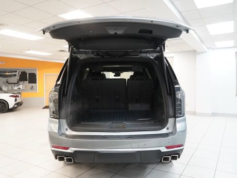 New 2026 Chevrolet Suburban High Country AWD/4WD image 10