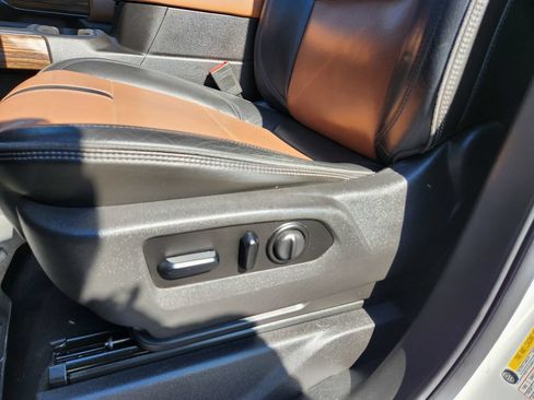 Used 2019 Chevrolet Silverado 1500 High Country AWD/4WD image 27