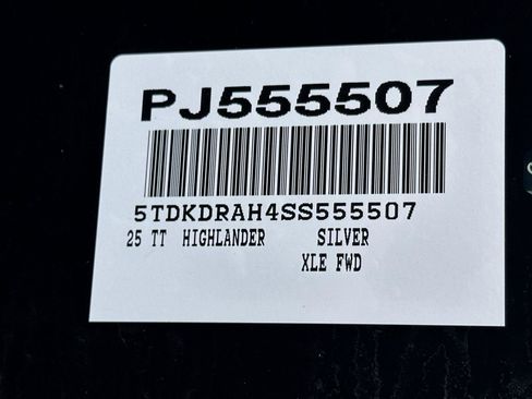 Certified 2025 Toyota Highlander XLE FWD image 15