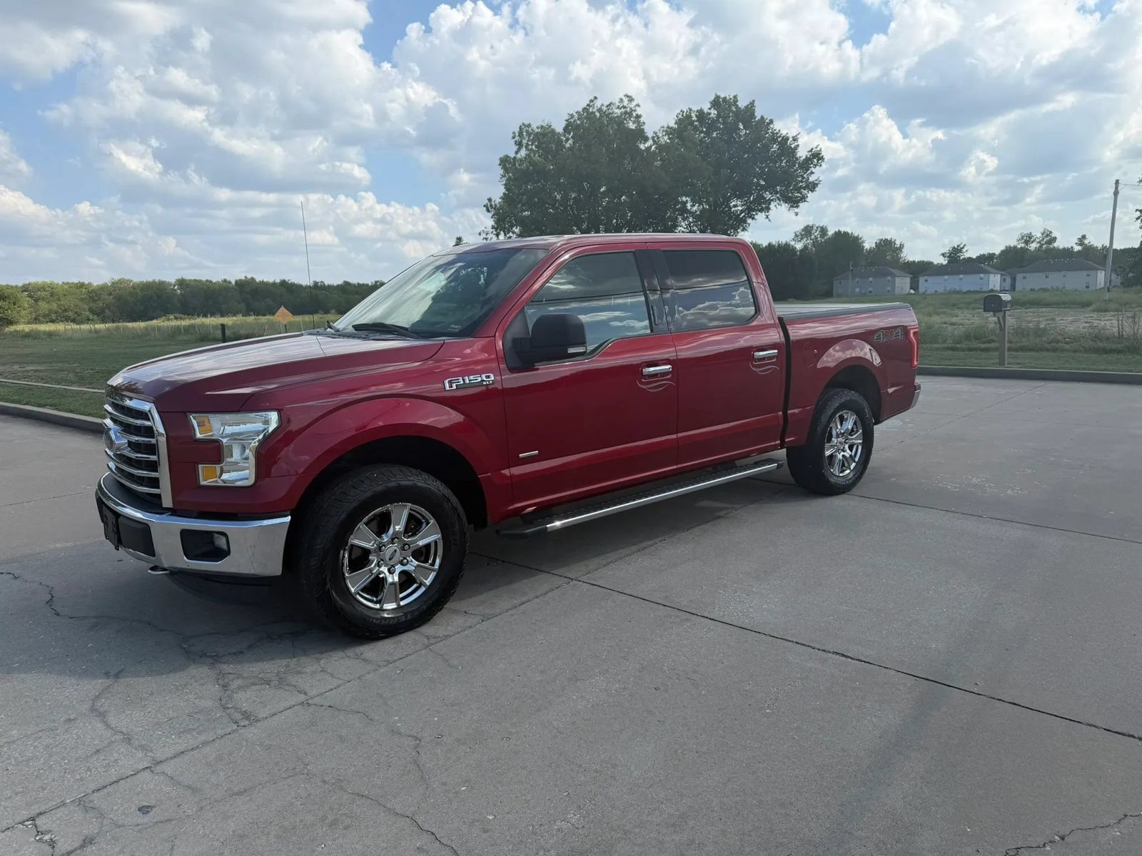Used 2015 Ford F150 XLT w/ Equipment Group 302A Luxury AWD/4WD image 1