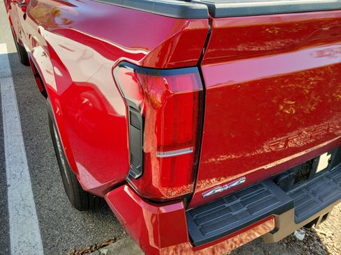 Used 2025 Toyota Tacoma SR5 image 21