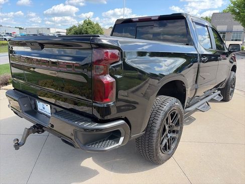 Used 2020 Chevrolet Silverado 1500 LT Trail Boss w/ Midnight Edition AWD/4WD image 19
