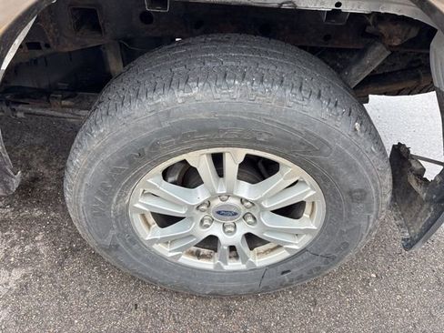 Used 2017 Ford F150 Lariat w/ Equipment Group 501A Mid image 12