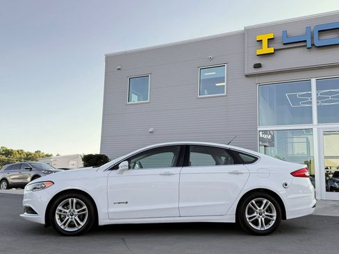Used 2018 Ford Fusion SE w/ Equipment Group 602A FWD image 10