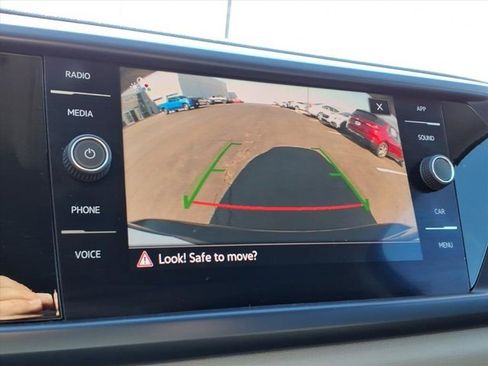 Used 2022 Volkswagen Taos SE image 13