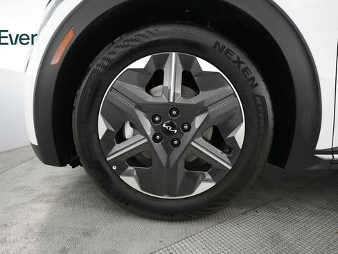 Used 2025 Kia EV6 Light RWD image 19