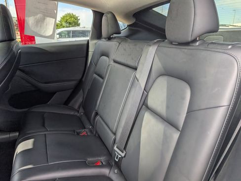 Used 2022 Tesla Model Y Long Range AWD/4WD image 9