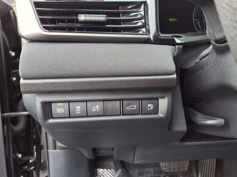 Used 2025 Toyota Camry LE image 14