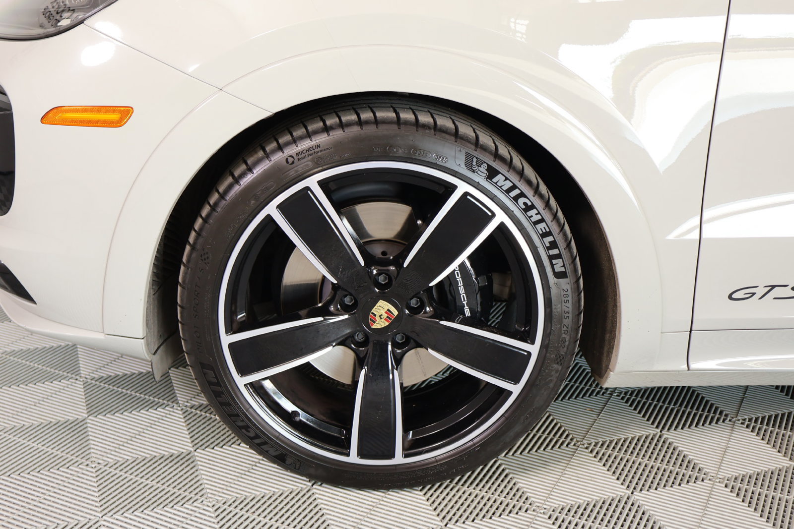 Certified 2023 Porsche Cayenne GTS AWD/4WD image 19