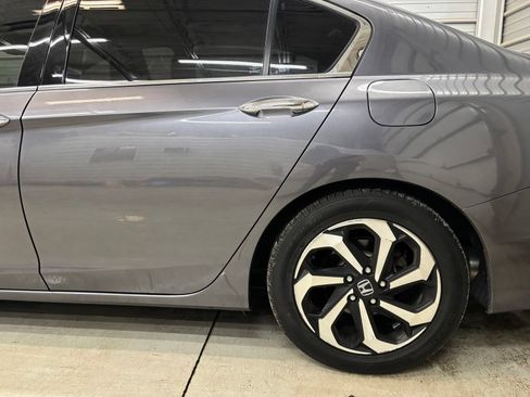Used 2017 Honda Accord EX-L image 8