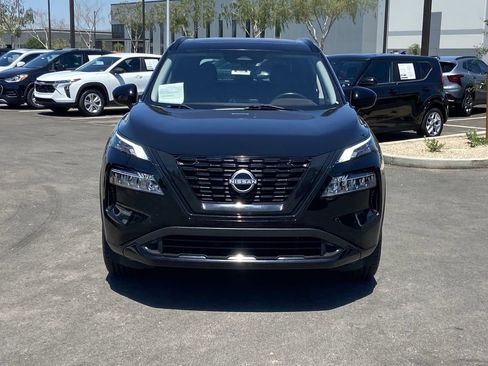 Used 2023 Nissan Rogue SV w/ SV Premium B Package FWD image 3