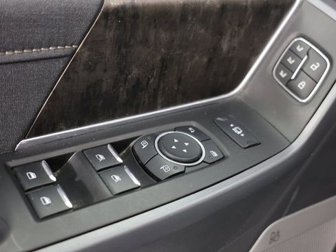 Used 2024 Ford F350 Lariat w/ Chrome Package image 24