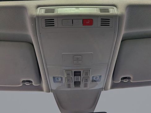 Certified 2024 Volkswagen Tiguan SE image 23