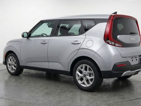 Used 2025 Kia Soul LX w/ LX Technology Package FWD image 6