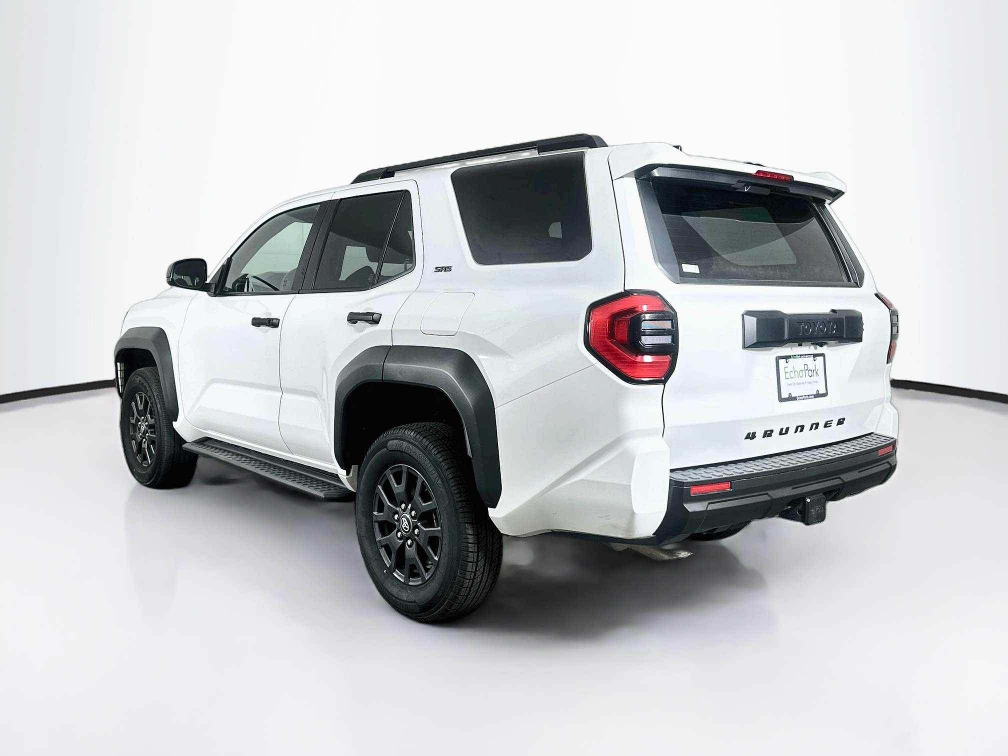 Used 2025 Toyota 4Runner SR5 AWD/4WD image 5