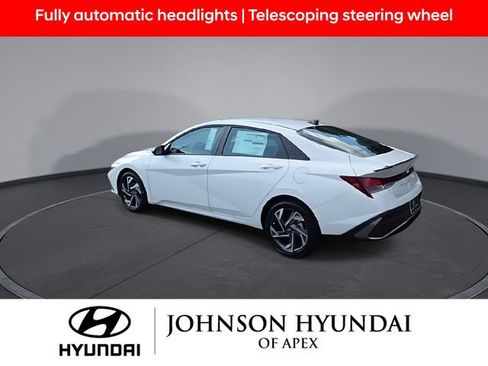 Used 2025 Hyundai Elantra Sport FWD image 5