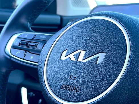 Used 2023 Kia Sportage EX image 31