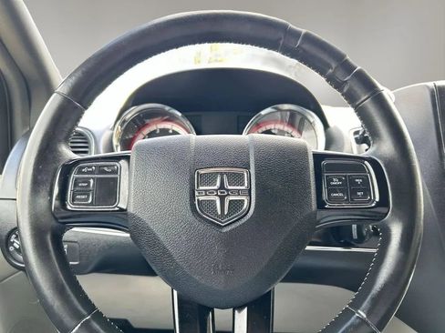 Used 2018 Dodge Grand Caravan SXT FWD image 15