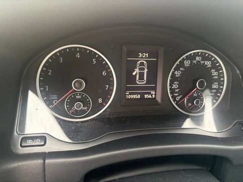 Used 2017 Volkswagen Tiguan S AWD/4WD image 12