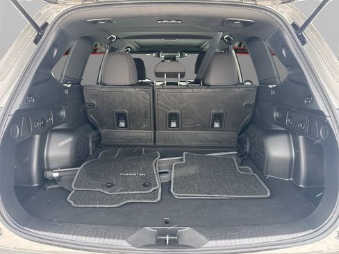 Used 2025 Subaru Forester Premium AWD/4WD image 11