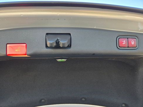 Used 2020 Mercedes-Benz E 450 E 450 w/ Driver Assistance Package image 22