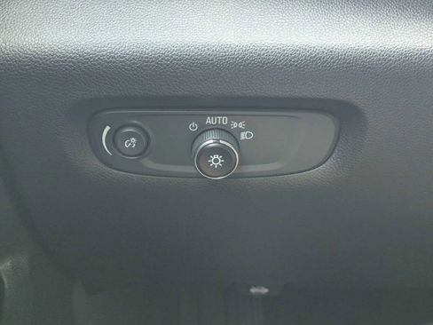 Used 2023 Chevrolet Traverse LT FWD image 23