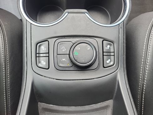 Used 2023 GMC Terrain SLT AWD/4WD image 18