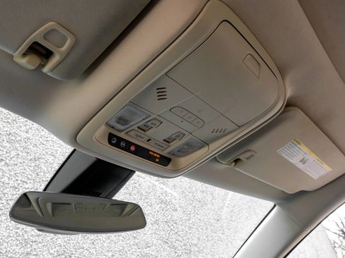 Used 2017 Cadillac XT5 Premium Luxury image 31