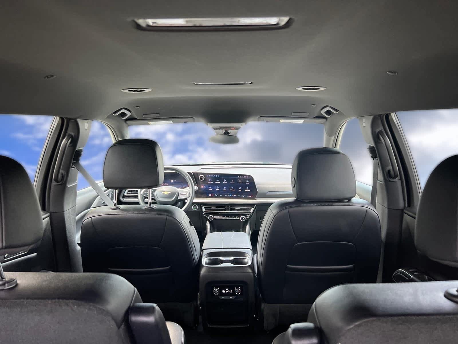 Certified 2026 Chevrolet Traverse LT AWD/4WD image 35