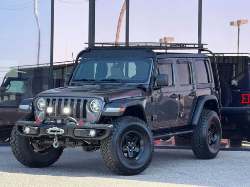 Used 2018 Jeep Wrangler Unlimited Rubicon w/ Dual Top Group AWD/4WD image 3
