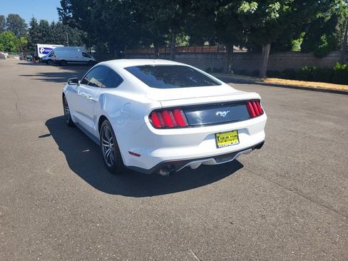 Used 2017 Ford Mustang Premium RWD image 3