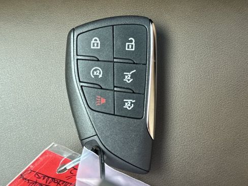 New 2026 GMC Yukon Denali Ultimate w/ LPO, Hit The Road Package AWD/4WD image 30