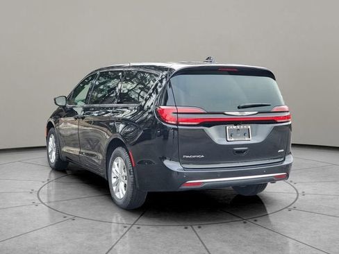 New 2026 Chrysler Pacifica Select AWD/4WD image 10