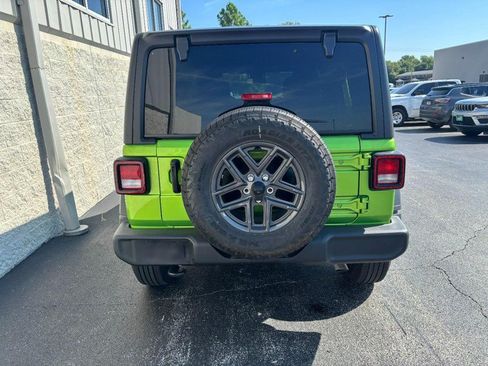 Used 2025 Jeep Wrangler Unlimited Sport AWD/4WD image 4