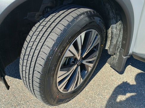 Used 2023 Nissan Rogue SV image 9