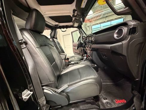Used 2022 Jeep Wrangler Unlimited Sahara w/ Cold Weather Group AWD/4WD image 47