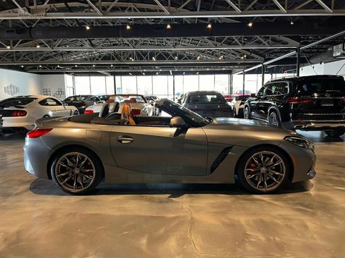 Used 2022 BMW Z4 M40i w/ Premium Package image 6