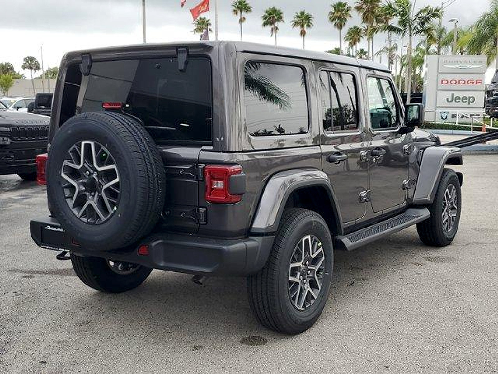 New 2026 Jeep Wrangler Unlimited Sahara w/ Technology Group AWD/4WD image 4
